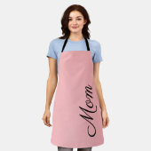 Mama Blush Pink Black Script Personalisiert Schürze (Getragen)