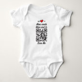 Mama braucht Wein und zu prüfen QR-Code Baby Strampler (Vorderseite)