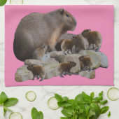 Mama Capybara mit Babys, Geschirrtuch (Gefaltet)