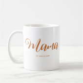Mama Chic Boho Script und Herz mit Kindernamen Kaffeetasse (Links)
