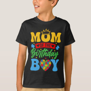 Mama der Geburtstagsjunge Autismus Liebe Herzautis T-Shirt