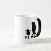 Mama der Nr.-eine: Pinguin und Küken Verwandlungstasse (VorderseiteRechts)