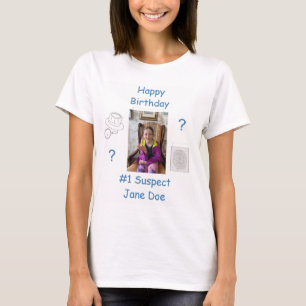 Mama des "Mystery Crime Solving Evidence Board" T-Shirt