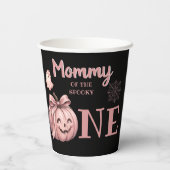 Mama des spooky One Cute Pinkoween-Geistes Pappbecher (Rückseite)