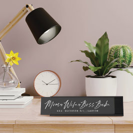 Mama, Ehefrau, Boss Babe Trendy Brush Script Black Schreibtischnamensplakette