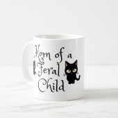 Mama eines Wildkindes mit Schwarzen Katzen-Design Kaffeetasse (Vorderseite Links)