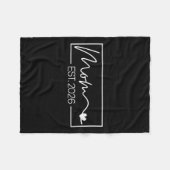 Mama Est. 2026 erwarten Baby 2026 Mutter 2026 Jung Fleecedecke (Vorderseite (Horizontal))