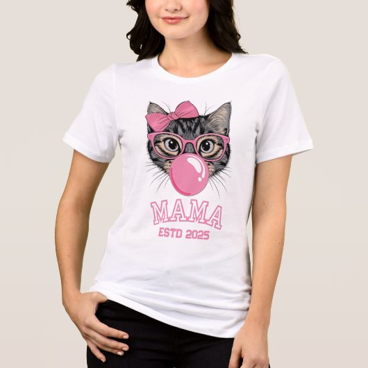 Mama Estd 2025 Niedliche Katze Tri-Blend Shirt (Vorderseite)