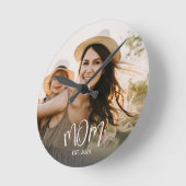 Mama etablierte moderne White Script Foto Round Cl Runde Wanduhr (Winkel)