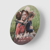 Mama etablierte modernes White Script Foto Runde Wanduhr (Winkel)