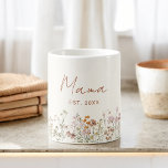 Mama Etablierte Wildblume Terracotta Kinderdusche Kaffeetasse<br><div class="desc">Feiern Sie die Schönheit der Mutterschaft mit unserer "Mama Established Wildblume Terracotta Baby Shower Coffee Tasse". Diese mit Liebe und Sorgfalt gestaltete Terrakotta-Tasse dient als charmante Erinnerung der wertvollen Reise, die vor uns liegt. Das Design der Wildblume symbolisiert die einzigartige und blühende Verbindung zwischen Mutter und Kind. "Mama Established" fügt...</div>