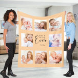 Mama Foto Collage Pfirsichmüttertag Fleecedecke<br><div class="desc">Ein Geschenk für Ihre Mutter,  die ihr Leben mit einer Collage von 8 Fotos feiern. Schwarzer Text: Beste Mama aller Zeiten. Personalisieren und nutzen Sie Ihre eigenen Fotos von ihr,  Familie. Einen Namen hinzufügen. Pfirsichfarbener Hintergrund. Perfekt als Muttertagsgeschenk,  zum Geburtstag und zu Weihnachten.</div>