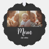 Mama Gegründet Jahr Modernes Skript Schwarz 3 Foto Ornament Karte (Vorderseite)