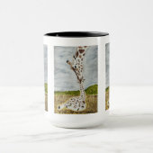 Mama Giraffe Kissing Calf Originale Kunst Tasse (Zentrum)