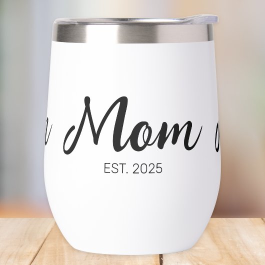 Mama hat ein neues Geschenk für Mama eingerichtet 