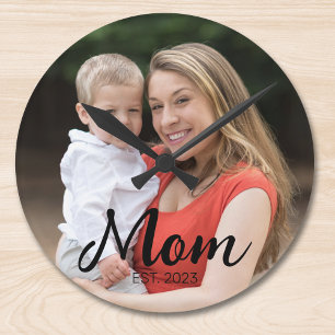 Mama hat modernes Schriftfoto eingerichtet Runde Wanduhr