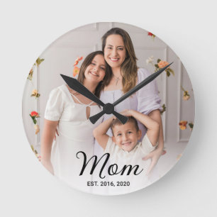 Mama hat modernes schwarzes Skript-Foto eingericht Runde Wanduhr