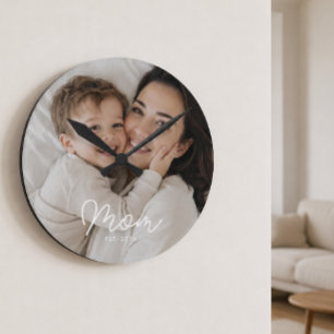 Mama hat modernes weißes Skript-Foto eingerichtet Runde Wanduhr