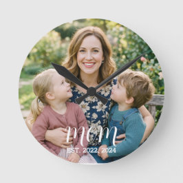 Mama hat modernes weißes Skript-Foto erstellt Runde Wanduhr