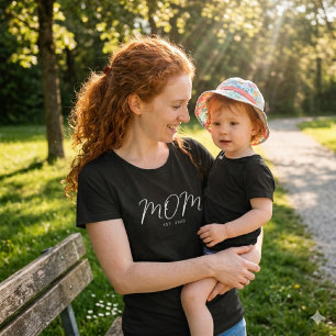 Mama hat neues Mama-Geschenk etabliert  T-Shirt