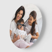 Mama hat Schwarz-Weiß-Script-Foto eingerichtet Große Wanduhr (Winkel)