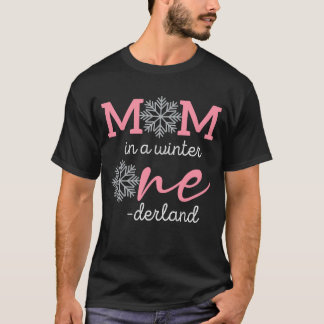 Mama in einem Wintereinland 1. Geburtstag T-Shirt