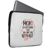 Mama ist ein Segen, den niemand ersetzen kann, Mut Laptopschutzhülle (Vorne Rechts)