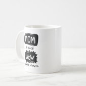 Mama ist einfach nur Würfel auf dem Kopf Kaffeetasse (Vorderseite Links)