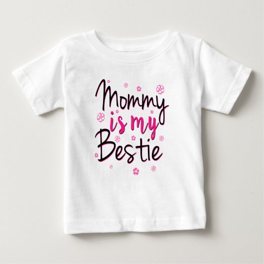 Mama ist mein begehrtes, lustiges Shirt für kleine (Vorderseite)