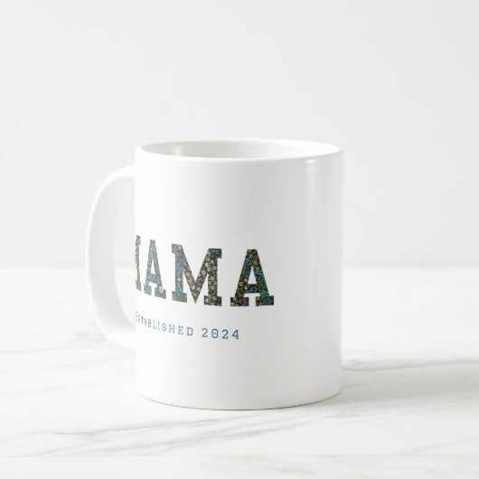 Mama Jahr für Jahr - trendige Blumencoffee Tasse (Vorderseite Links)