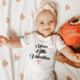 Mama Kleines ValentinBaby's First Valentine's B Baby Strampler