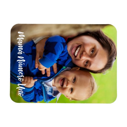 Mamá Número Uno White Script Custom Foto Magnet (Horizontal)