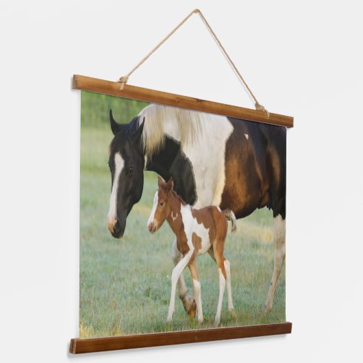 Mama & Paint Filly Wandteppich Mit Holzrahmen (Gewinkelt)