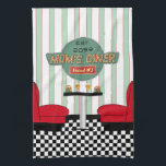 Mama Retro Diner mit Burgers & Beer Geschirrtuch<br><div class="desc">Mama Retro Diner mit Burgers & Beer. 2023 Design von Claudine Boerner und seinen Lizenzgebern. Alle Rechte vorbehalten.</div>