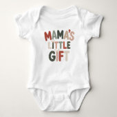 Mama’s Little Gift – Cute Baby Christmas Baby Strampler (Vorderseite)