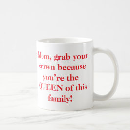 Mama schnappen sich die Tasse der Krone