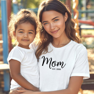Mama Schwarzes Skript Festgestelltes Datum Minimal T-Shirt