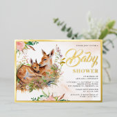 Mama und Baby Deer Floral Baby Shower Gold Folieneinladung (Stehend vorne)