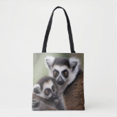 Mama und Baby Lemur Cuddling, Tasche (Vorderseite)