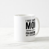 Mama und Phlebotomist lustig Kaffeetasse (VorderseiteRechts)