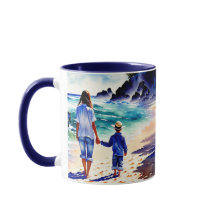 Mama und Son Walking an der Beach Tasse