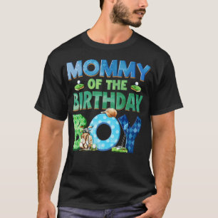 Mama und Vater Mommy Geburtstagsjunge Hole in eine T-Shirt