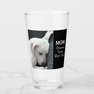 Mama verdient etwas Erholung Zeit Niedlich Weiße W Glas