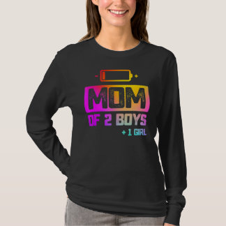 Mama von 2 Jungen 1 Mädchen mit niedrigem Akku T-Shirt