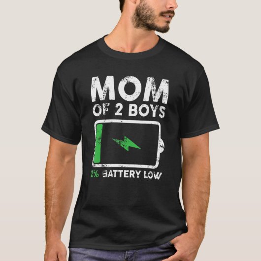Mama von 2 Jungen 2 Akku Low Sarcastic Müde Mama T-Shirt (Vorderseite)