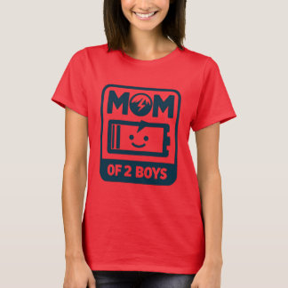 Mama von 2 Jungen mit niedrigem Akku - Humorvolle  T-Shirt