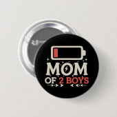Mama von 2 Jungen mit niedrigem Batteriestuhl Mutt Button (Vorne & Hinten)