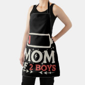 Mama von 2 Jungen mit niedrigem Batteriestuhl Mutt Schürze (InSitu)