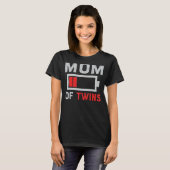 Mama von Zwillingen, die von Son-Daughter-Müttern T-Shirt (Vorne ganz)