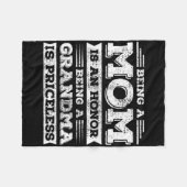 Mama zu sein ist eine Ehre, Oma zu sein, ist unbez Fleecedecke (Vorderseite (Horizontal))